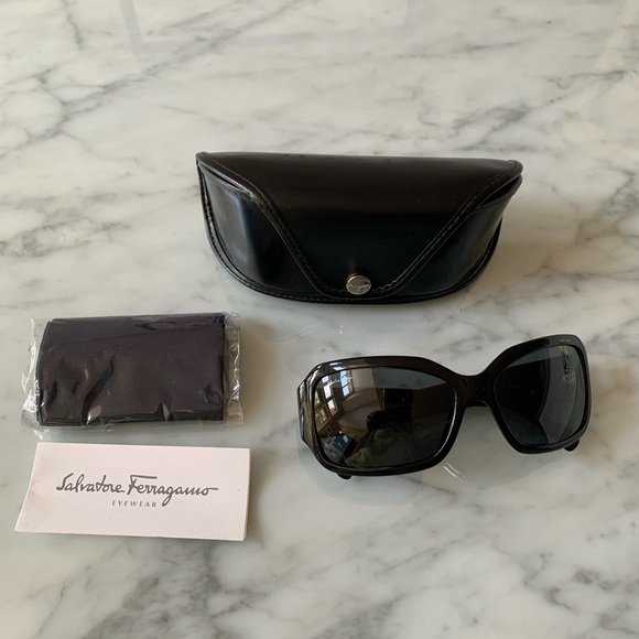 Salvatore Ferragamo Sunglasses with Swarovski - Picture 2 of 15